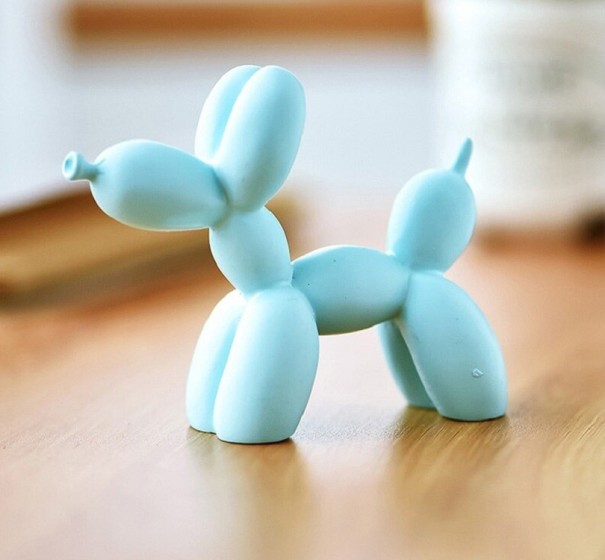 Scultura decorativa cane gonfiabile azzurro