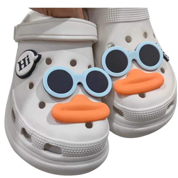 Set 6 ks dekorace na crocsy obličej s kulatými brýlemi  PVC ozdoby do bot crocs doplňky pro personalizaci obuvi modrá