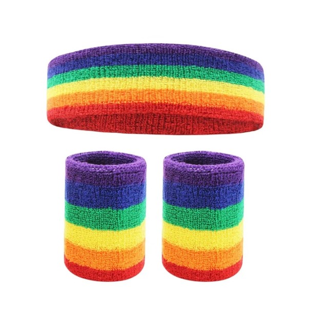 Set aus Stirnband und zwei Sportarmbändern in leuchtenden Farben. Saugfähiges Baumwollmaterial für Laufen, Training, Radfahren und Ballsport. regenbogen