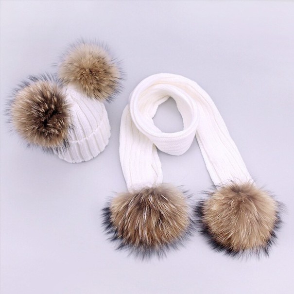 Set aus Wintermütze und Schal für Kinder mit Pompons weiß