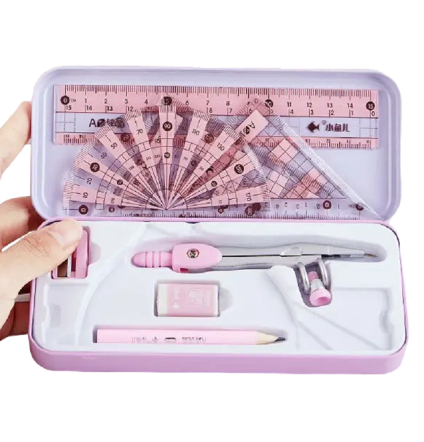 Set de desen cu carcasă Set de desen cu riglă de 15 cm, raportor, riglă triunghiulară de 45° și 60°, ascuțitoare, creion, radieră și busolă roz