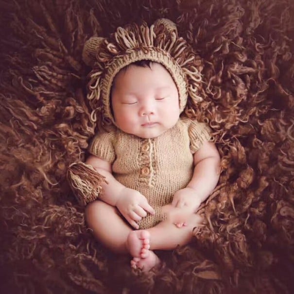 Set de fotografía infantil con gorro y body 1