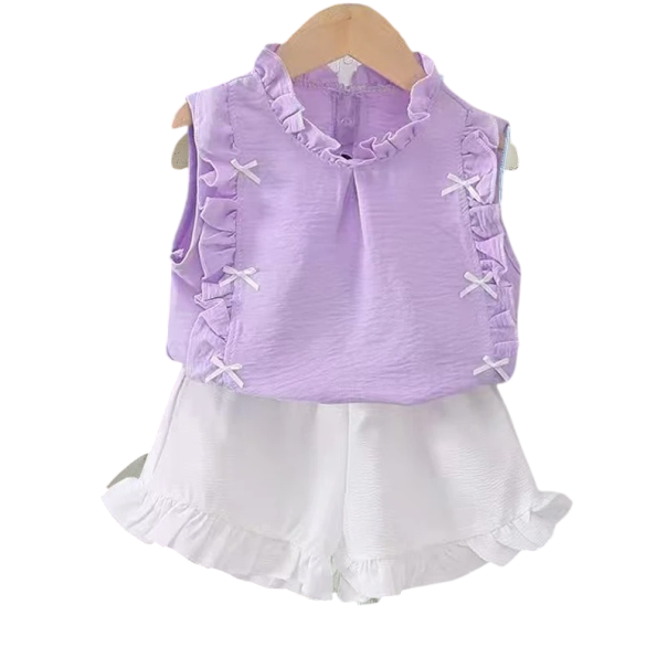 Set de vară pentru fetițe cu top simplu și pantaloni scurți albi cu volane și fundițe, decolteu rotund violet 3