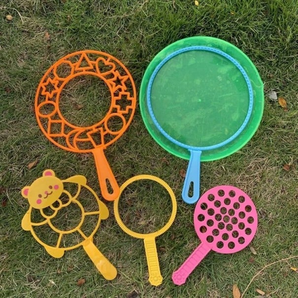 Set di giocattoli per soffiare bolle di sapone 6 pezzi con diverse forme per il divertimento all'aperto dei bambini colorato 1
