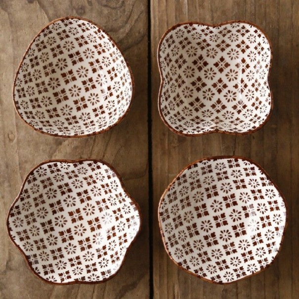 Set mit 4 Keramikschalen 1