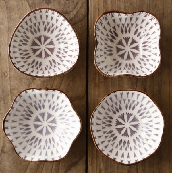 Set mit 4 Keramikschalen 4