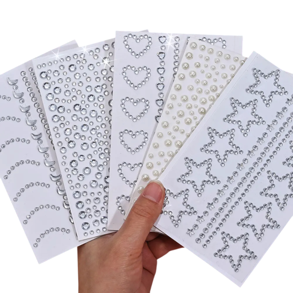 Set mit 5 Blättern von Strasssteinen für das Gesicht Perlen Herzen Sterne Tropfen Selbstklebende Schmucke 3 4 5 mm Mix für Hochzeits-Make-up Partys Festivals und Make-up 1