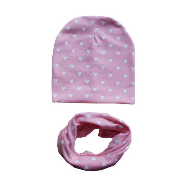 Set per bambini di cappello e scaldacollo con cuori rosa chiaro