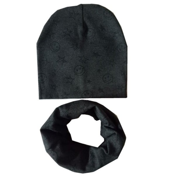 Set per bambini di cappello e scaldacollo con faccine nero