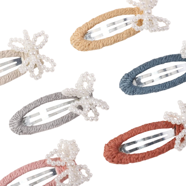Set van 2 kinderhaarspeldjes met kralen vlinder decoratieve clips schattige haaraccessoires meisjeskapsels elegante styling delicaat parelontwerp