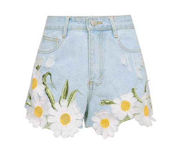 Shorts en jean pour femmes avec des fleurs M