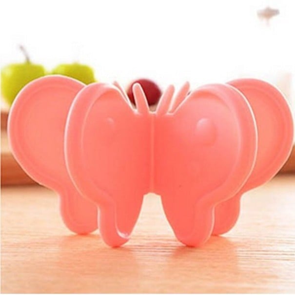 Silicone Oven Glove in the Shape of a Butterfly pink