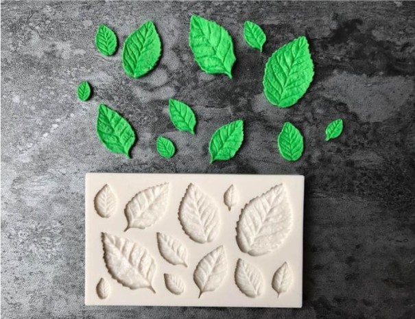 Silikonform 3D zum Backen mit Blättern Für plastische Dekorationen mit ausgeprägter Aderung Große und kleine Blätter mit geformten Rändern 2
