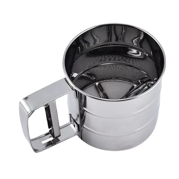 Sită de făină din oțel inoxidabil 15,5 x 10,5 x 9,3 cm Sită de bucătărie cu mâner Sită fină pentru copt prăjituri, plăcinte și produse de patiserie dulci și sărate 1