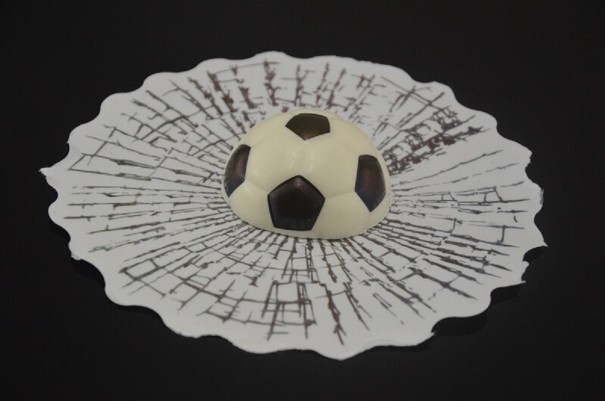 Sjovt bilklistermærke med en bold 5