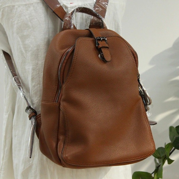 Skórzany plecak damski E922 brązowy