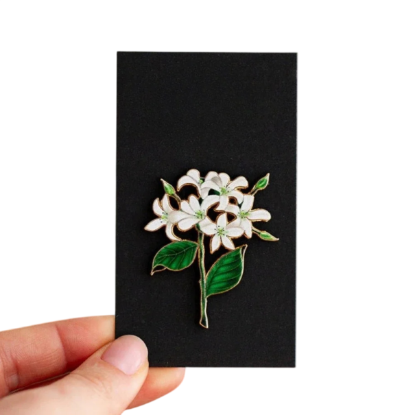 Smaltowany pin białe kwiaty botanicka broszka metalowy odznak biało zielony motyw rośliny biżuteria dodatek na plecak klapę ubrania 1