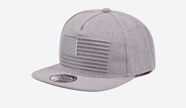 Snapback s vlajkou USA J1608 sivá