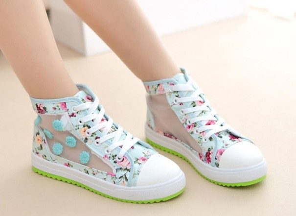 Sneakers för kvinnor med blommor