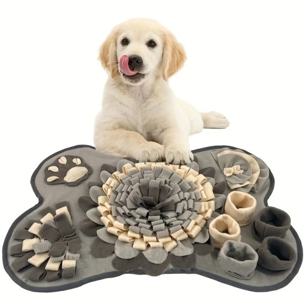 Sniffing Mat for Dogs and Cats 64 x 43 cm Nylon Treat Mat for Slow Feeding and Interactive Training 1
