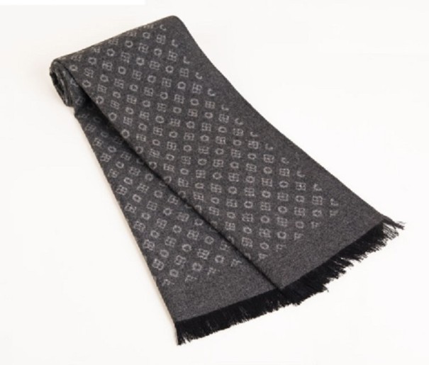 Snygg scarf för män med mönster J2089 grå