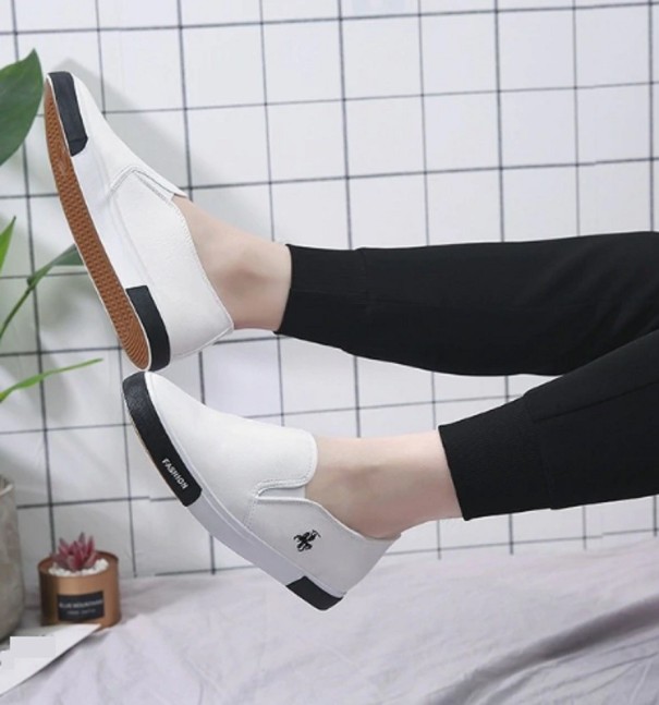 Snygga loafers för män J2286 vit 44