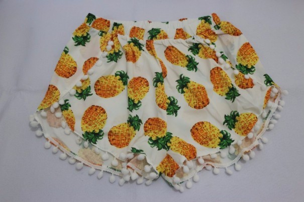 Sommarshorts för kvinnor med ananas