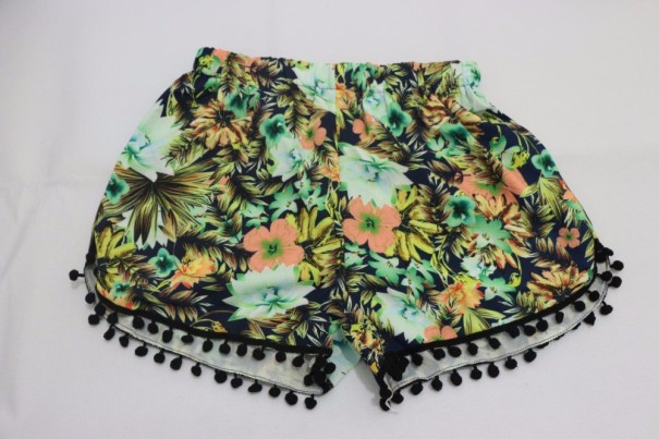 Sommarshorts för kvinnor med blommor