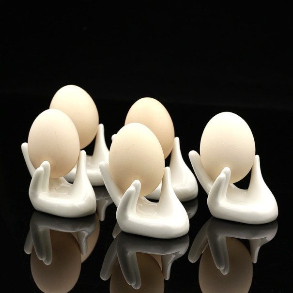 Soporte para huevos con forma de mano 1