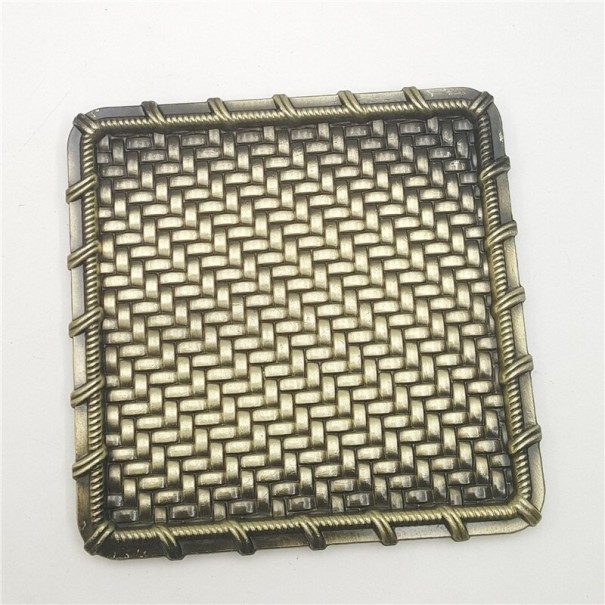 Sous-verre en cuivre avec motif tissé bronze