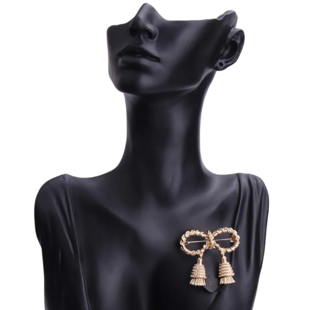 Spilla elegante a forma di fiocco con frange pin distintivo metallico dorato nodo decorativo con dettagli pendenti accessorio per abbigliamento giacca risvolto 1