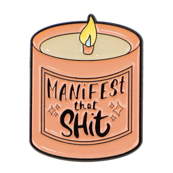 Spilla smaltata citato Manifest that Shit candela circa 3,2 x 2,5 cm spilla in metallo motivo disegnato beige e nero accessorio per zaino bavero 1