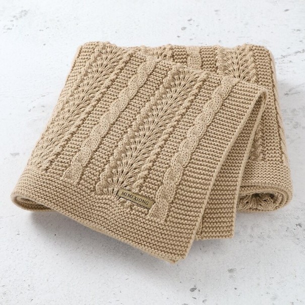 Stickad barnfilt E474 beige