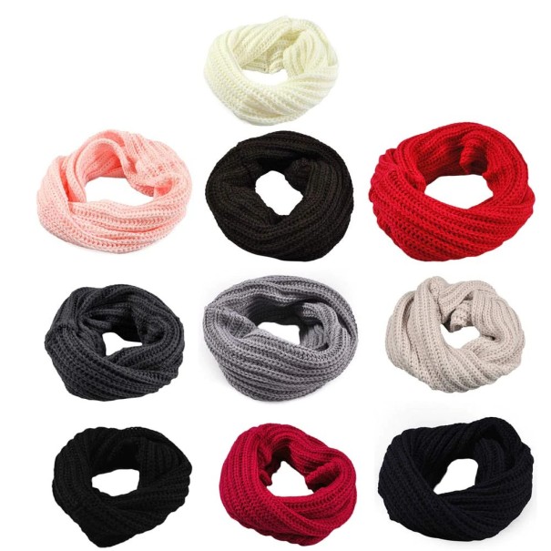Stickad barnscarf J3236