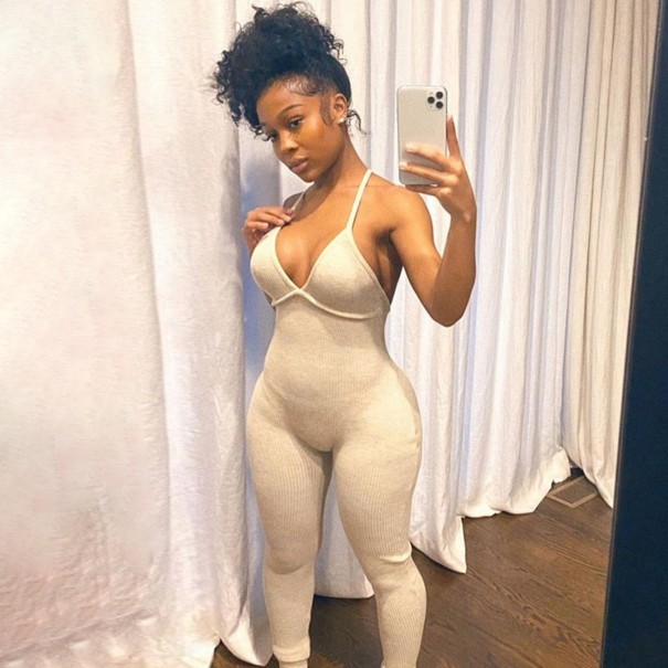 Stickad jumpsuit för kvinnor med öppen rygg beige XS