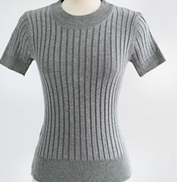 Stickad T-shirt för kvinnor G325 grå