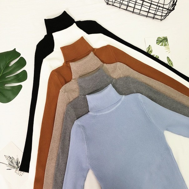 Stickad turtleneck för kvinnor