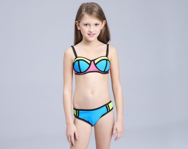 Stilfuld bikini til piger J888 blå 6
