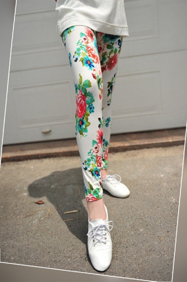 Stilfulde dameleggings med blomster J2415 hvid