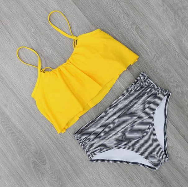 Stílusos női bikini fodrokkal J3444 XS 6