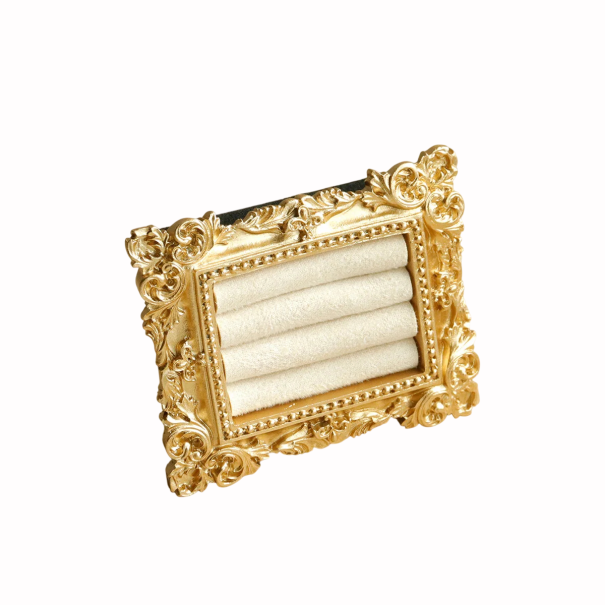 Stojánek na prstýnky s rámečkem 10×8 cm pryskyřice a samet držák se 4 polštářky ve zlaté barvě rámu s opěrkou na vystavení béžova