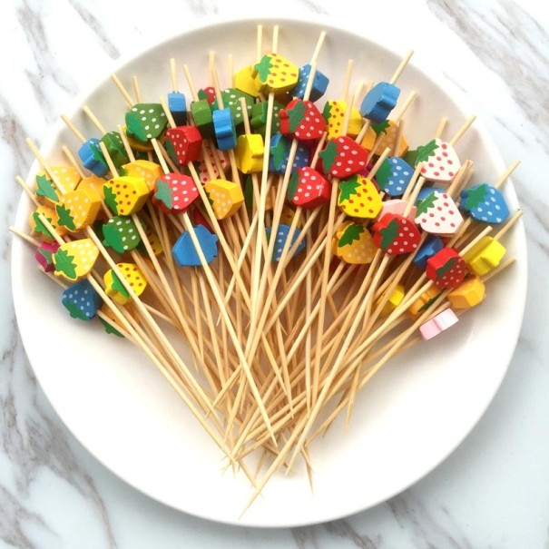 Strawberry Skewers 100 pcs 1