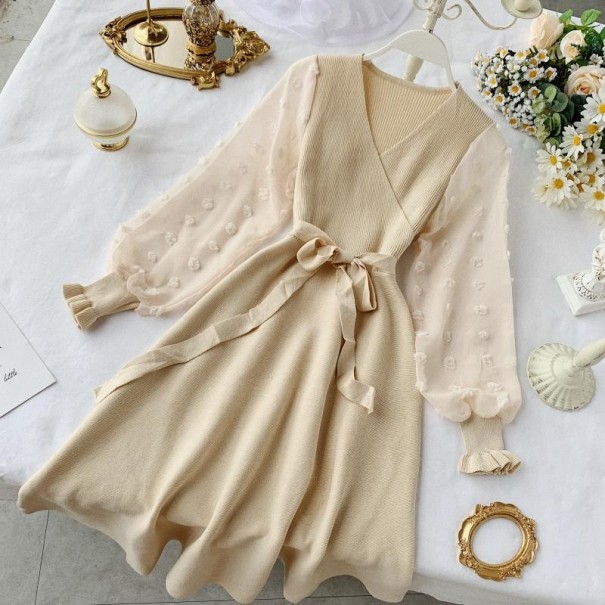 Strikket kjole med bred nederdel beige