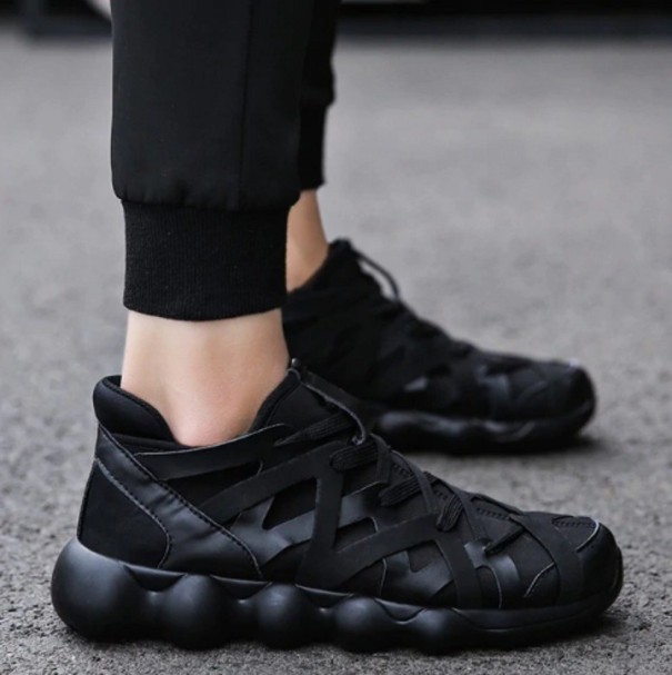 Stylische Sneaker A442 schwarz 40