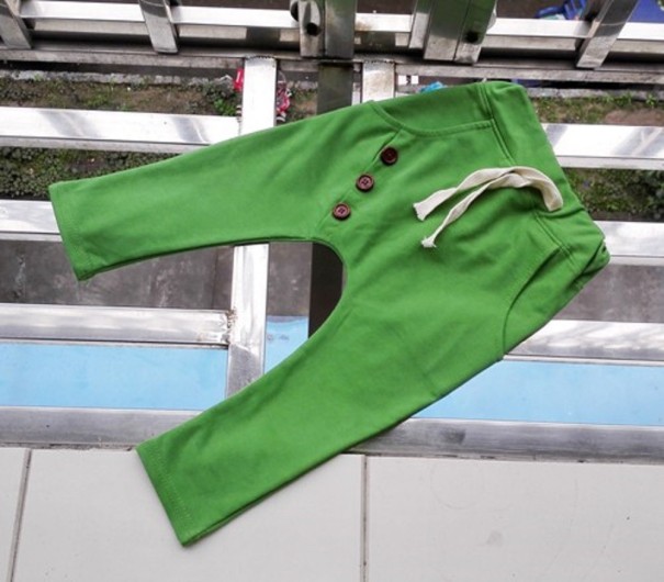Štýlové chlapčenské tepláky J3248 zelená 6