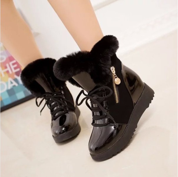 Stylové dámské zimní boty s kožíškem J1621 černá 38
