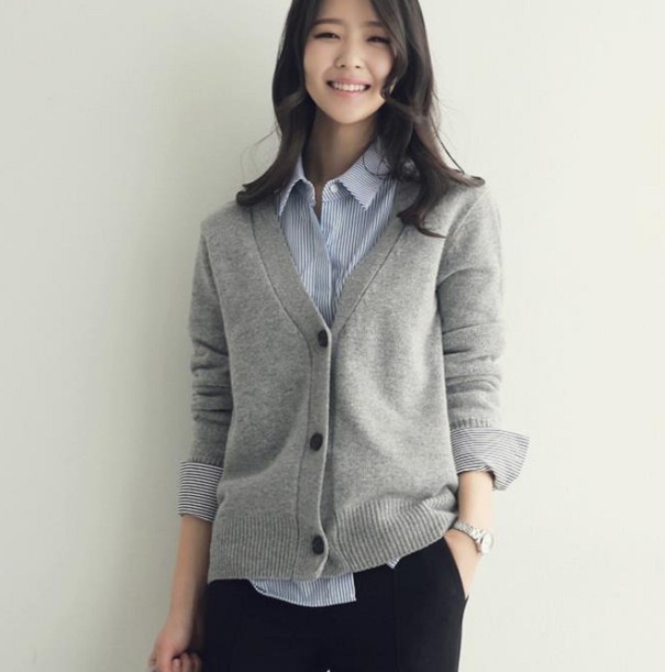 Suéter de mujer con botones G301 gris S Suéter de mujer con botones G301 gris S