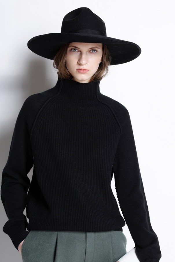 Suéter de mujer con cuello alto ancho negro M