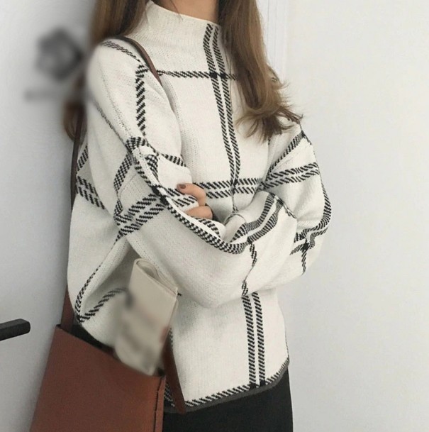 Suéter de mujer con estampado de cuadros blanco
