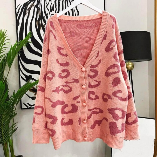 Suéter feminino de leopardo com botões rosa